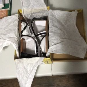 NIB women’s sandals